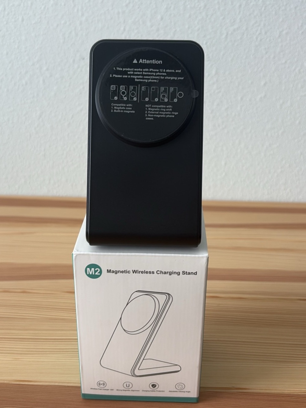 Magnetic Wireless Charging Stand - Black